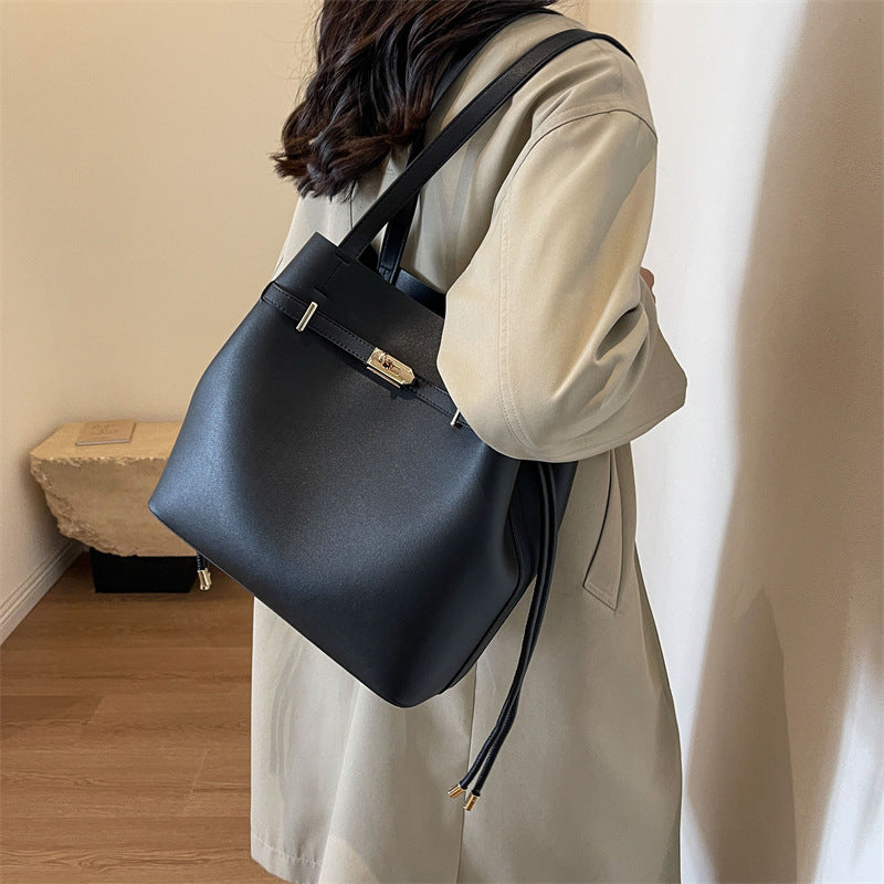 Aida Messenger Bag - Memorree