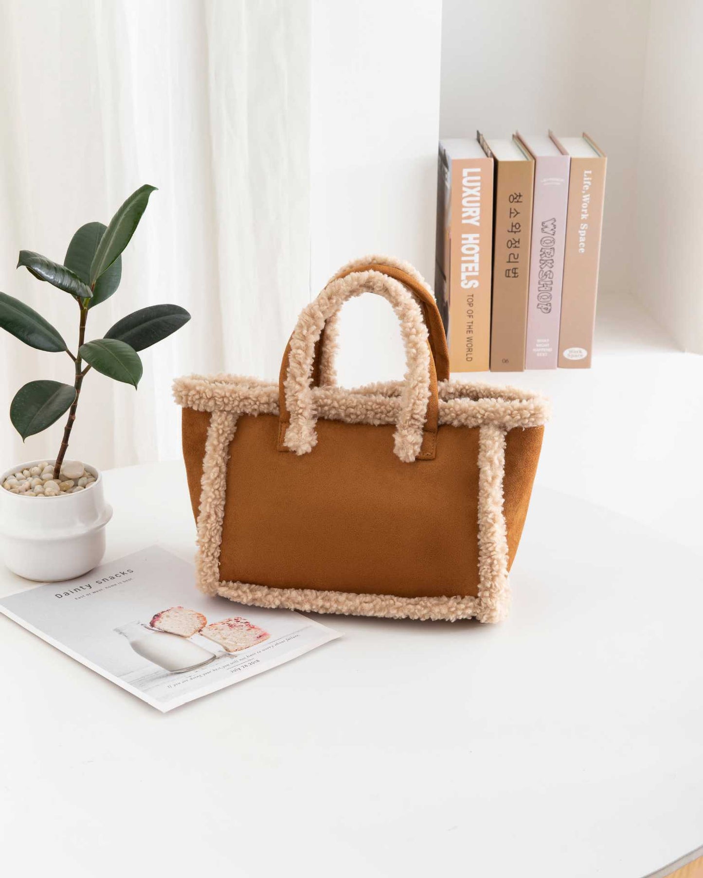 Shearing Crossbody Tote Bag - Memorree