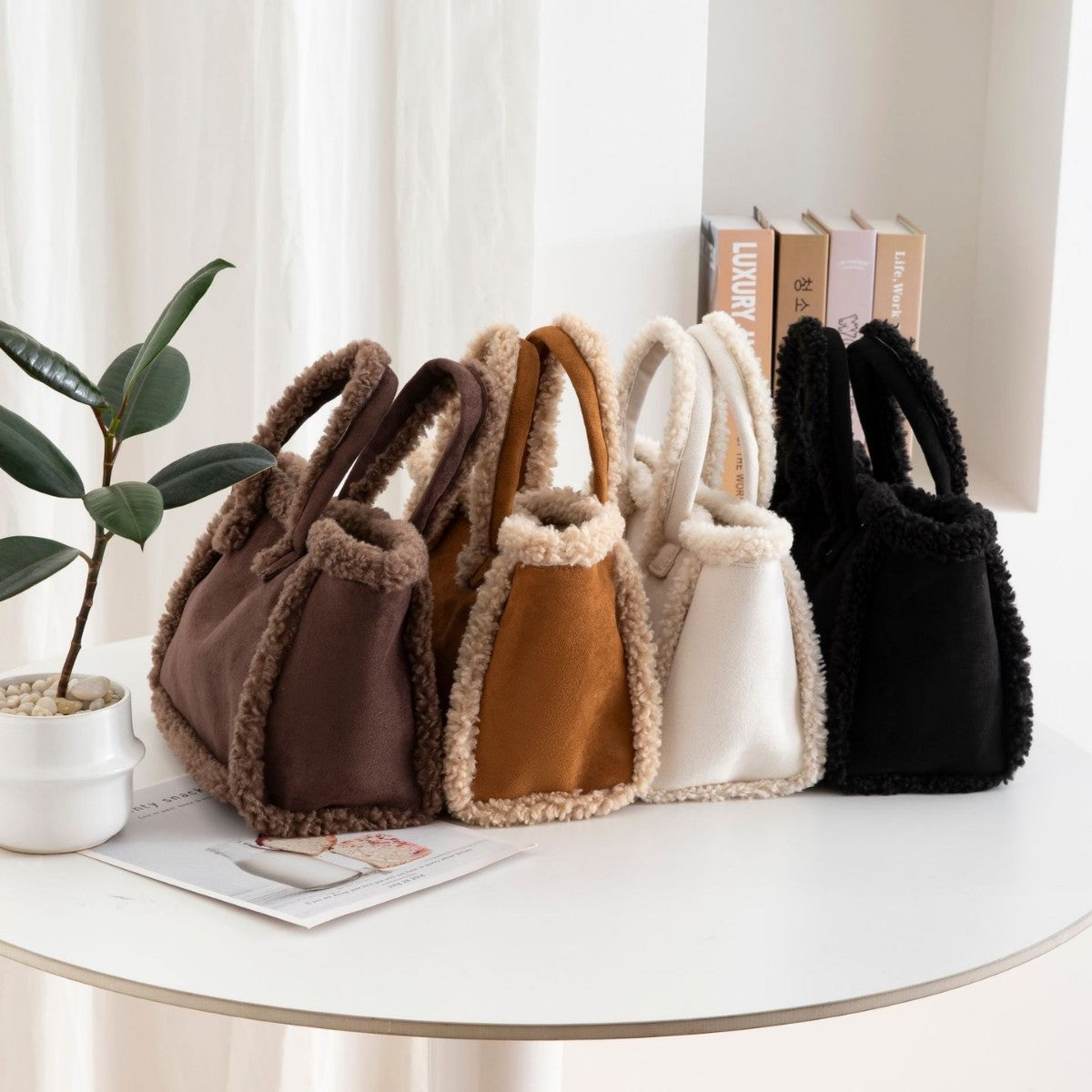 Shearing Crossbody Tote Bag - Memorree