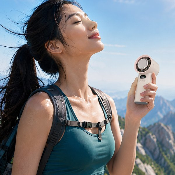 DOXX Portable Cooling Fan - outdoor hiking use
