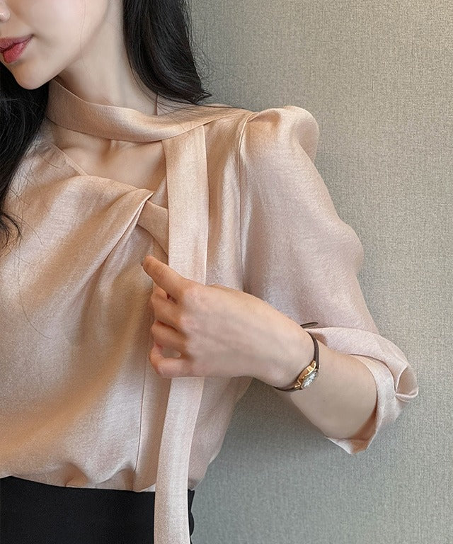 7-Sleeve Twisted Tie Blouse - tie detail close up